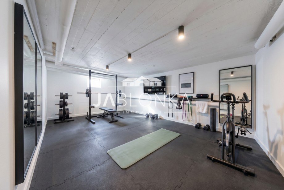 Fitnesskeller (digital saniert) Reihenhaus M�lln