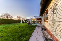 Garten mit Blick auf den Wintergarten +RESERVIERT+ Gro�z�giges Zuhause im Ortskern - Courtagefrei f�r K�ufer