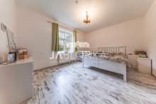 Schlafzimmer (WE 1) Liebevolles Bauernhaus mit 3 WE als Kapitalanlage - Courtagefrei f�r K�ufer