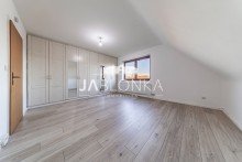 Schlafzimmer im OG +RESERVIERT+ Gro�z�giges Zuhause im Ortskern - Courtagefrei f�r K�ufer