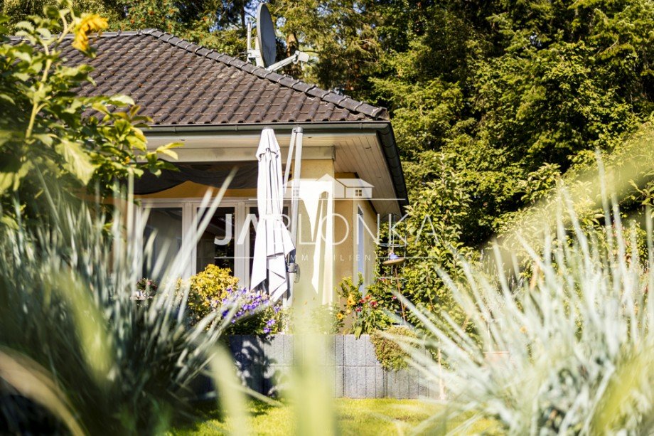 Blick auf die Terrasse Bungalow G�ster