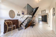 Flur/ Eingangsbereich Schickes Mittelreihenhaus in beliebter Lage