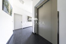 Aufzug und Wohnungseingangst�r +++ Reserviert +++ Ebenerdiges Wohnen mit Seeblick - Courtagefrei f�r K�ufer