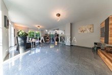 Wohnzimmer Qualit�t und Freiraum in Waldrandlage - Courtagefrei f�r K�ufer