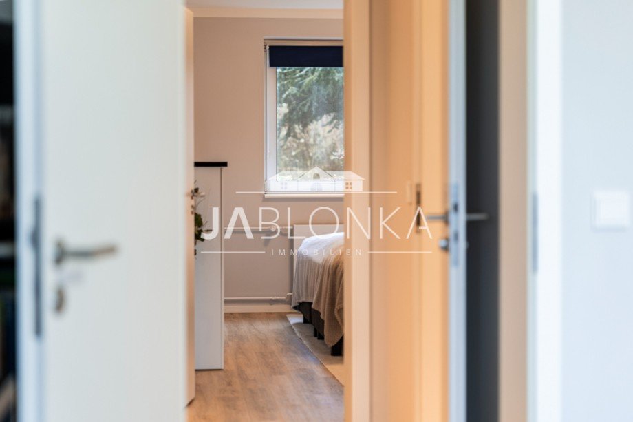 Blick ins Schlafzimmer Erdgeschosswohnung M�lln