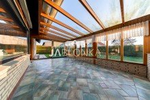 Wintergarten mit Blick in den Garten +RESERVIERT+ Gro�z�giges Zuhause im Ortskern - Courtagefrei f�r K�ufer