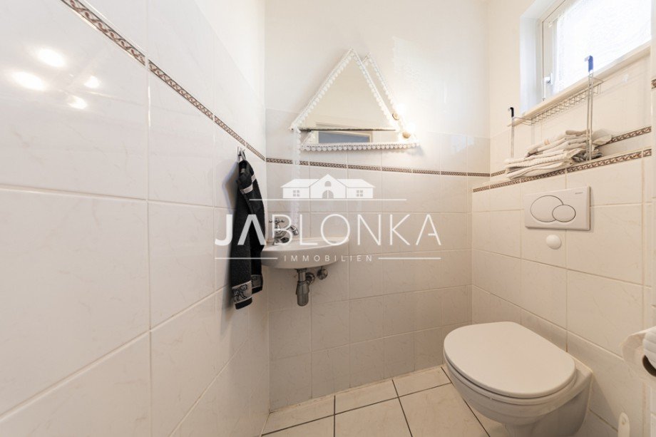 G�ste-WC im EG Reihenhaus M�lln
