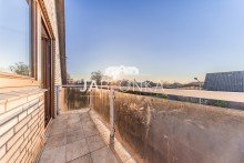 Balkon mit Blick nach S�den +RESERVIERT+ Gro�z�giges Zuhause im Ortskern - Courtagefrei f�r K�ufer