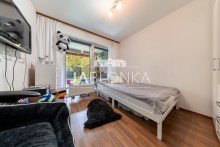 Schlafzimmer mit Gartenzugang +RESERVIERT+ Barrierearme 4-Zimmer-Wohnung mit Terrasse & Garten - Courtagefrei f�r K�ufer