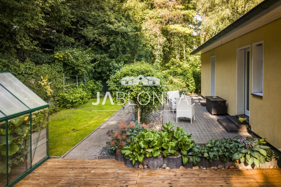 Gew�chshaus und Terrasse Bungalow G�ster
