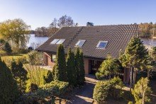 Haus am See Gro�z�giges Domizil in traumhafter Seelage