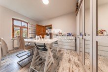 Esszimmer (WE 1) Liebevolles Bauernhaus mit 3 WE als Kapitalanlage - Courtagefrei f�r K�ufer