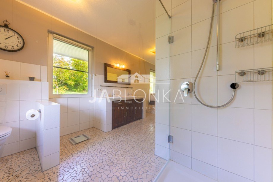Gro�e Walk-in Dusche Einfamilienhaus Lehmrade