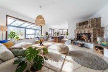 Wohnzimmer (virtuell eingerichtet) Gro�z�giges Domizil in traumhafter Seelage