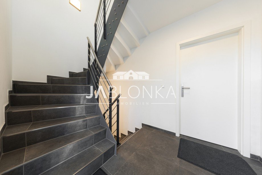 Treppenhaus Dachgeschosswohnung M�lln