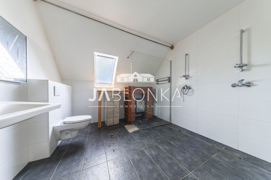 Badezimmer im OG Einfamilienhaus Nostorf