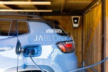 Carport mit Wallbox Reetvilla mit nordischem Flair - Courtagefrei f�r K�ufer
