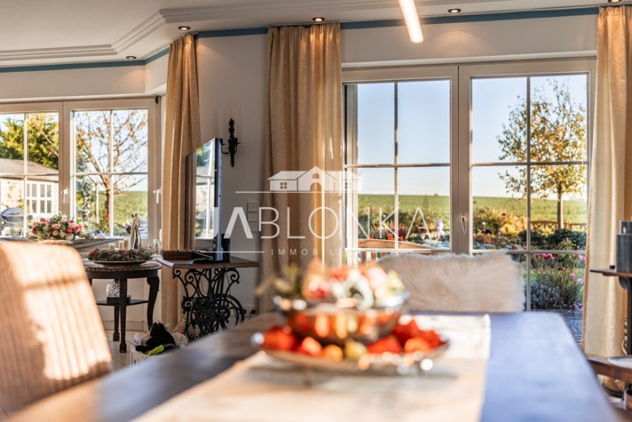 Essbereich mit Blick zur Terrasse Einfamilienhaus Steinhorst