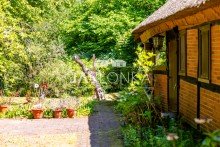 Seitliche Ansicht Traum unter Reet - Historische Kate mit Bauplatz - Courtagefrei f�r K�ufer