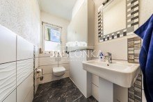 G�ste-WC Moderner Bungalow mit liebevollem Garten - Courtagefrei f�r K�ufer