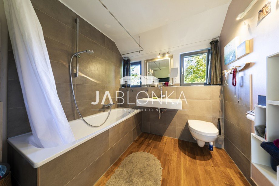 Wannenbad OG Einfamilienhaus L�neburg