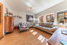 Wohnzimmer (WE 3) Liebevolles Bauernhaus mit 3 WE als Kapitalanlage - Courtagefrei f�r K�ufer