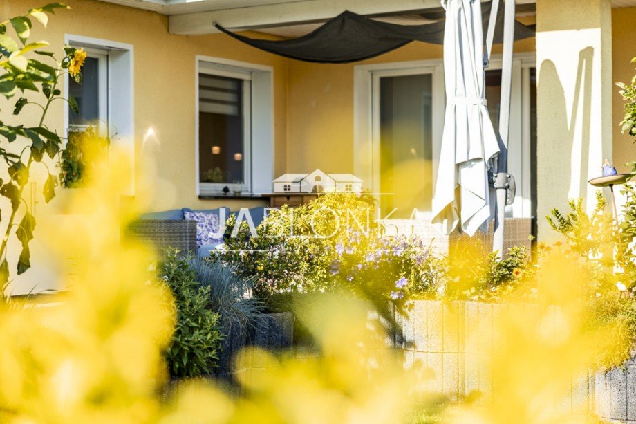 Blick auf die Terrasse Bungalow G�ster