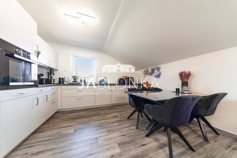 K�che Dachgeschosswohnung M�lln