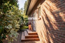 Hauseingang Qualit�t und Freiraum in Waldrandlage - Courtagefrei f�r K�ufer