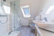 Badezimmer im OG +RESERVIERT+ Gro�z�giges Zuhause im Ortskern - Courtagefrei f�r K�ufer