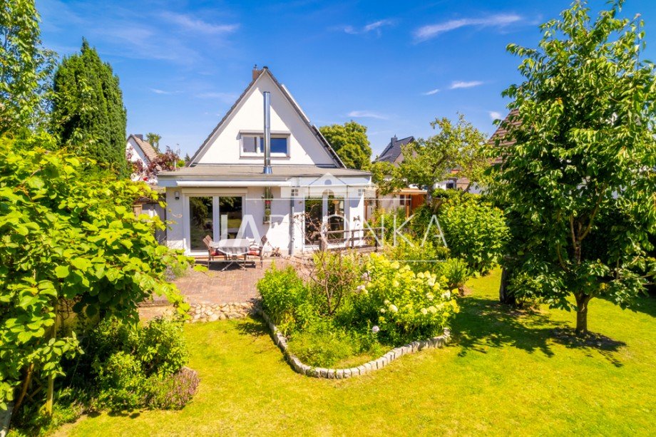 Gartenansicht Einfamilienhaus Hamburg