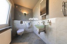 G�ste-WC im EG Stilvolles Mittelreihenhaus mit Gartenidylle - Courtagefrei f�r K�ufer