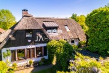 Vorderansicht Reetvilla mit nordischem Flair - Courtagefrei f�r K�ufer