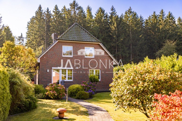 Titelbild Dassendorf Einfamilienhaus Qualit�t und Freiraum in Waldrandlage - Courtagefrei f�r K�ufer