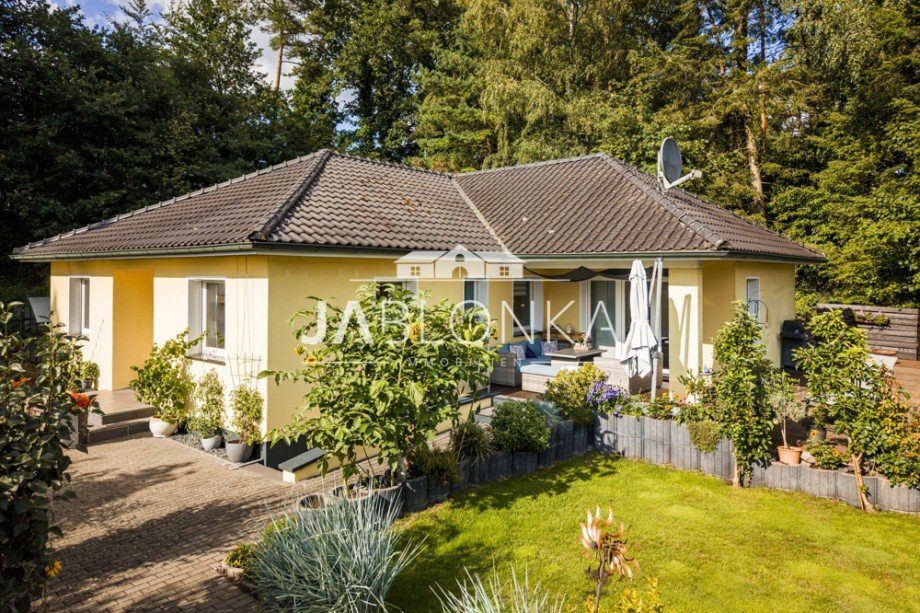 Blick aus dem Vorgarten Bungalow G�ster