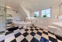 Badezimmer OG Qualit�t und Freiraum in Waldrandlage - Courtagefrei f�r K�ufer
