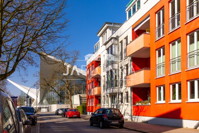 Titelbild Hamburg Hohenfelde Etagenwohnung Modernes 2-Zimmer-Apartment in Alstern�he - Courtagefrei f�r K�ufer