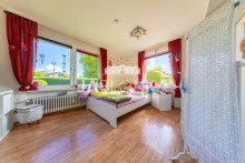 Schlafzimmer EG Nord Attraktives Mehrfamilienhaus in ruhiger Lage - Courtagefrei f�r K�ufer